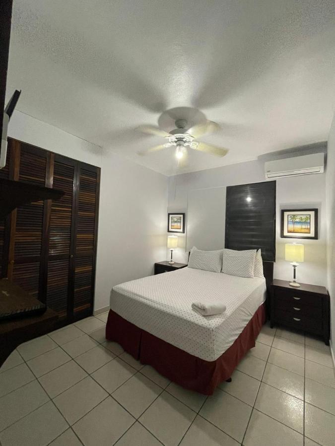 Playa Apartments 萨利纳斯 客房 照片