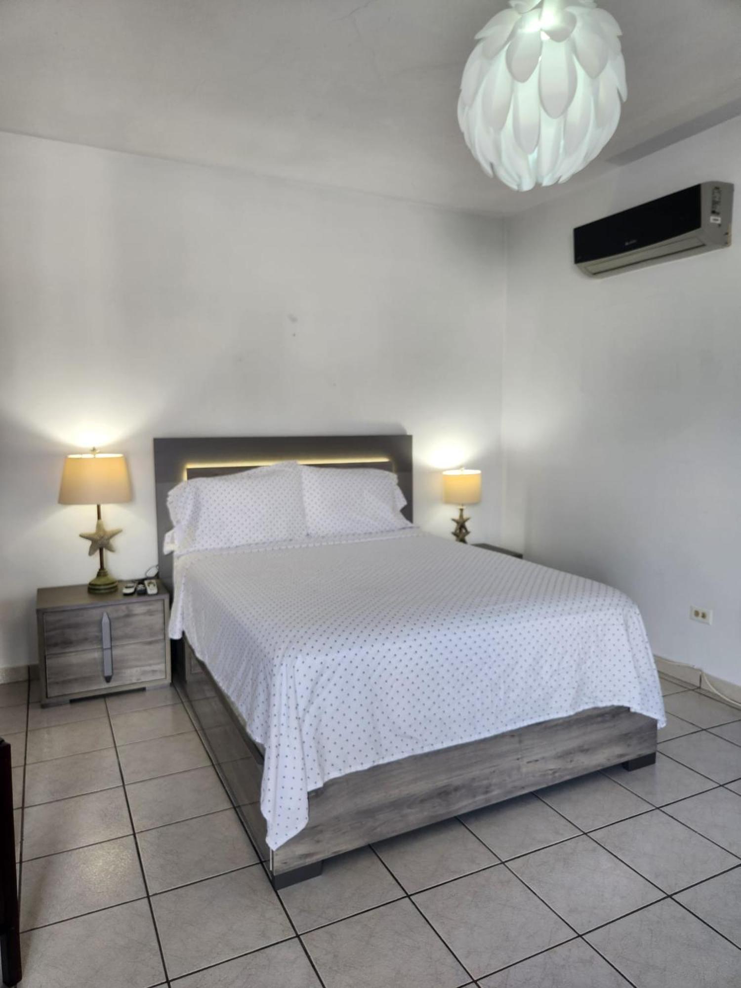 Playa Apartments 萨利纳斯 外观 照片